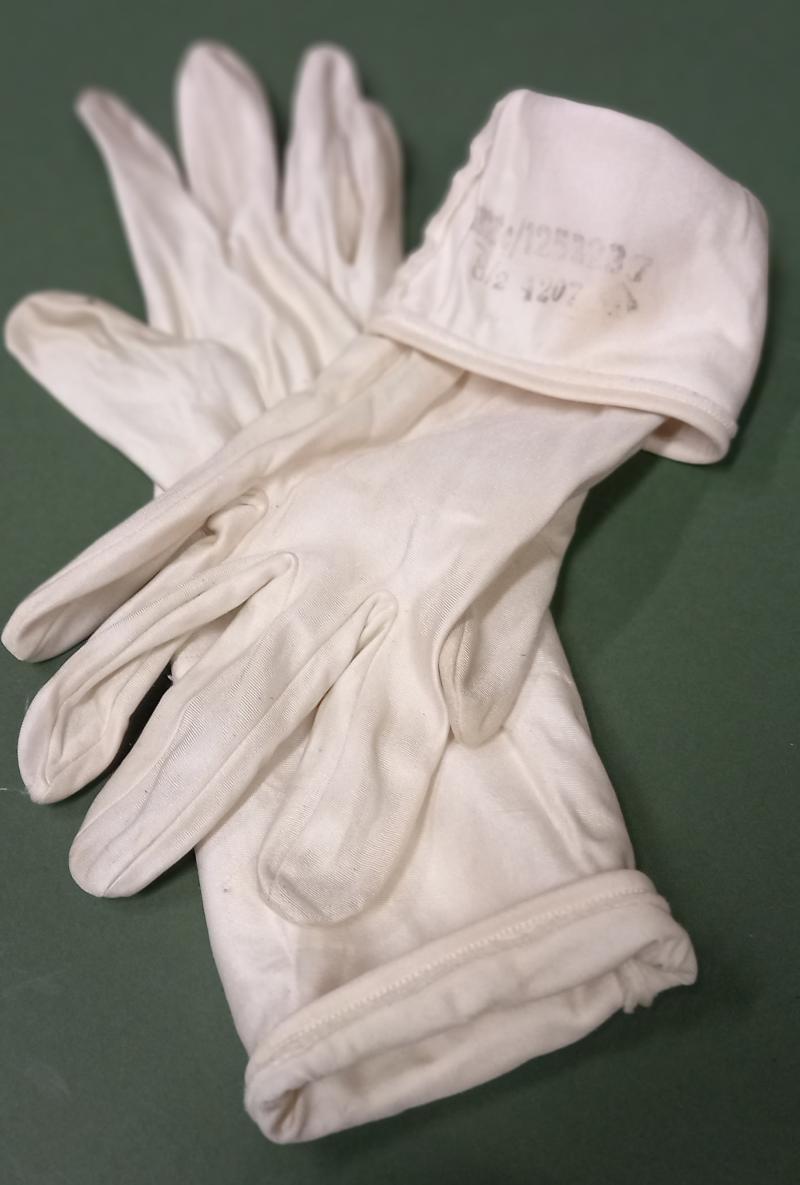 RAF Pilots Silk Under-Gloves