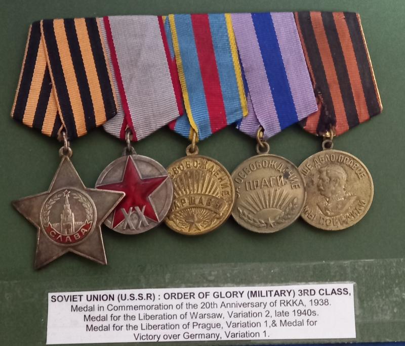 SOVIET UNION (U.S.S.R) MEDAL GROUP :