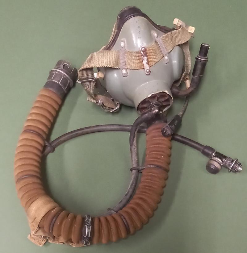 SOVIET RUSSIAN AIRCREW OXYGEN MASK TYPE KM-34d