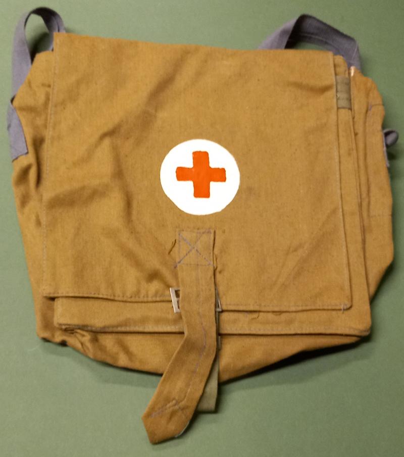 WW2 RED ARMY- USSR FIRST AID MEDICAL SATCHEL