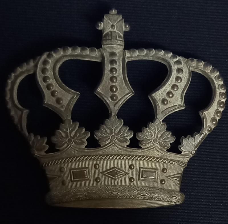 LARGE SABRETACHE CROWN