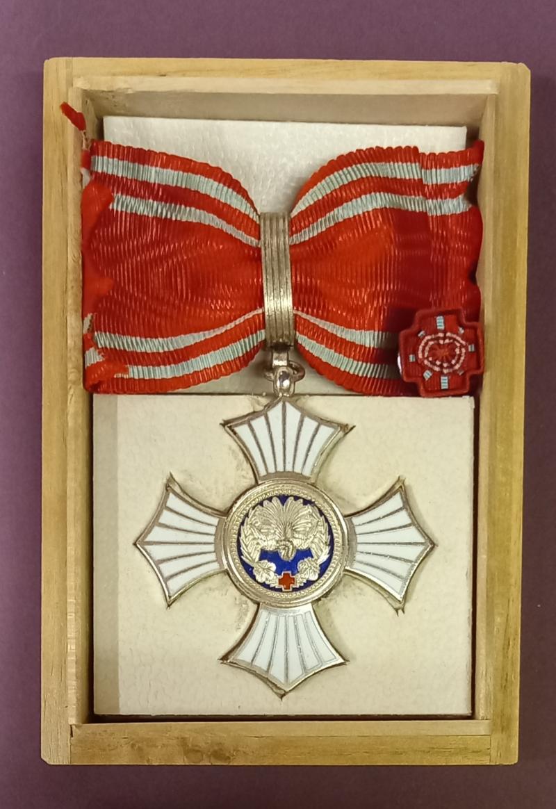 JAPAN: SILVER Cross of the Order of Merit of the Japanese Imperial Red Cross Society.