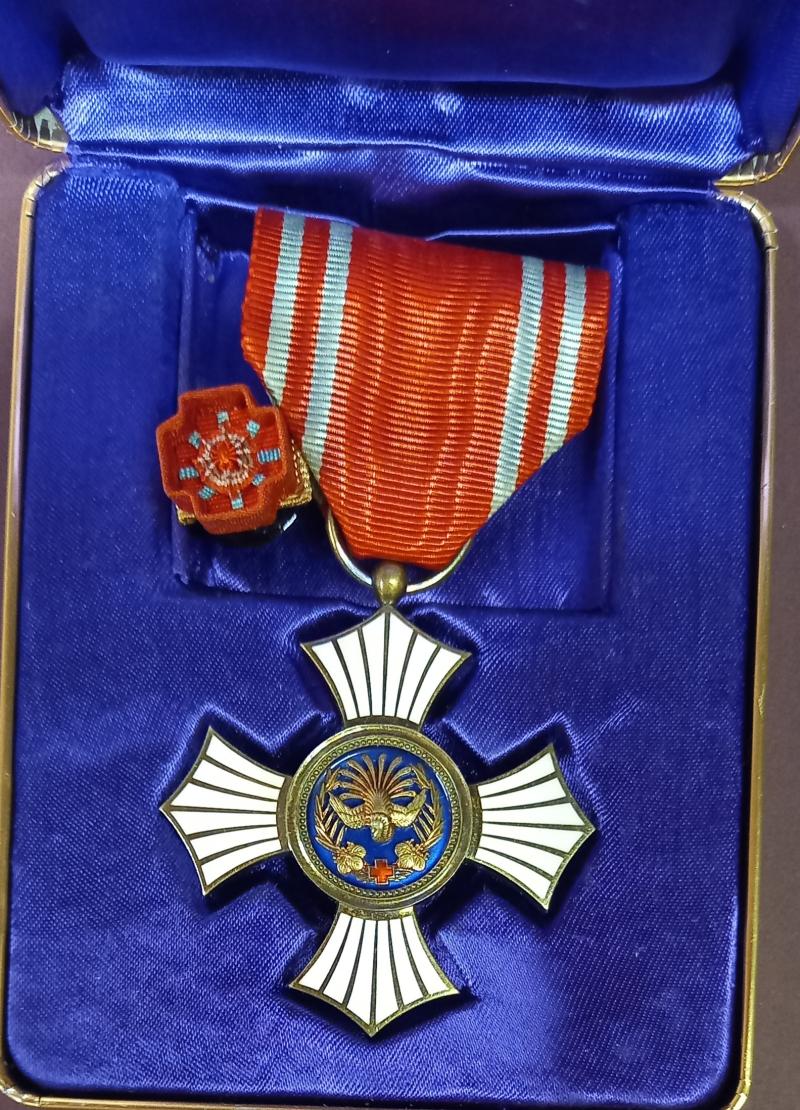 JAPAN: Gold Cross of the Order of Merit of the  Japanese Imperial Red Cross Society.