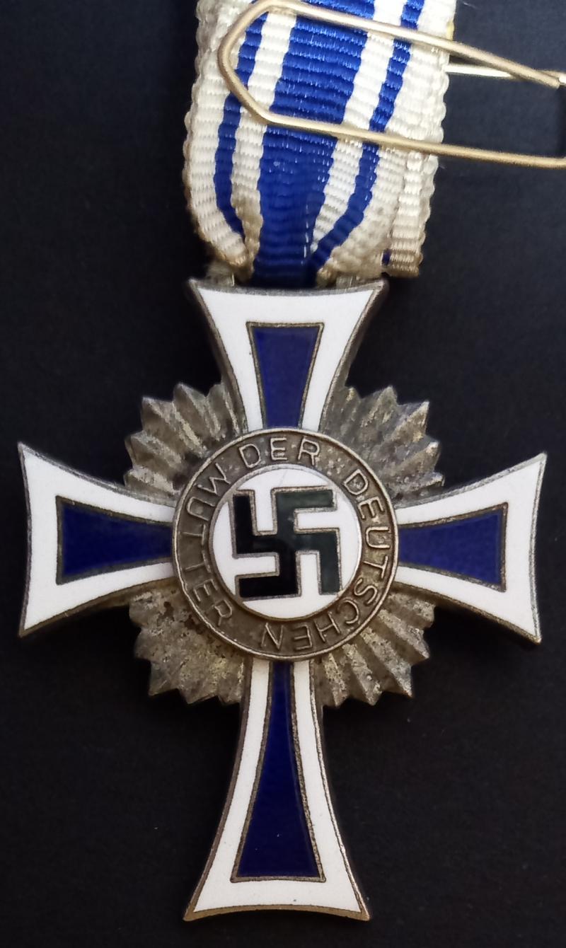 NAZI; CROSS OF HONOUR  OF THE GERMAN MOTHER .