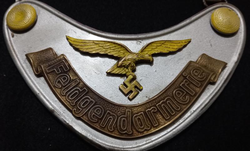 WW2 LUFTWAFFE POLICE ‘RINGKRAGE’ GORGET