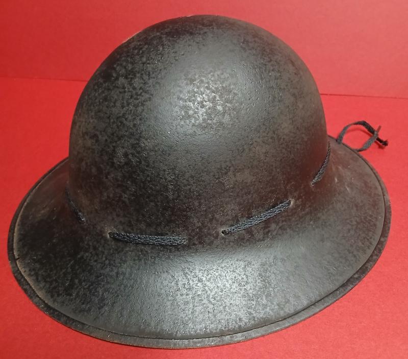 BRITISH WW2 CIVILIAN ZUCKERMANN HELMET.