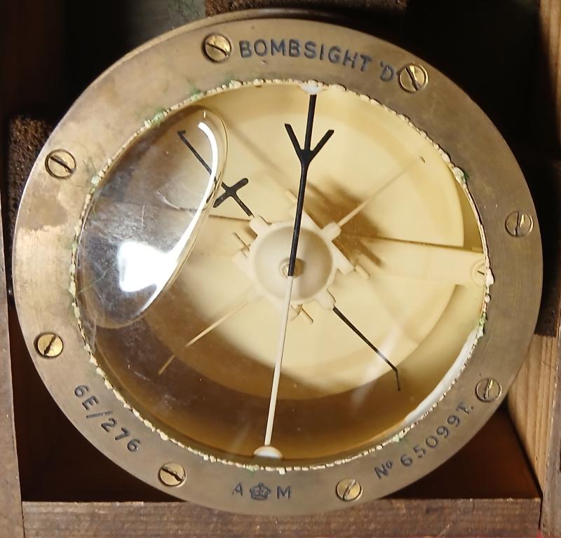 A WW2 RAF BOMBSIGHT D COMPASS Ref No 6E/0.276