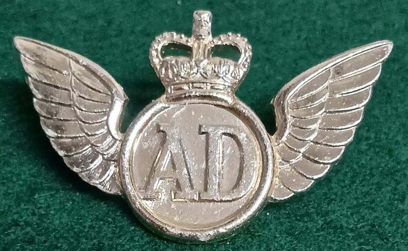 TRADE SLEEVE BADGE