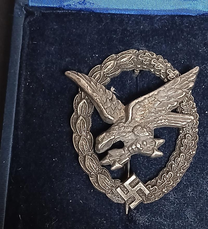 GERMAN WW2 LUFTWAFFE RADIO/GUNNERS BADGE .