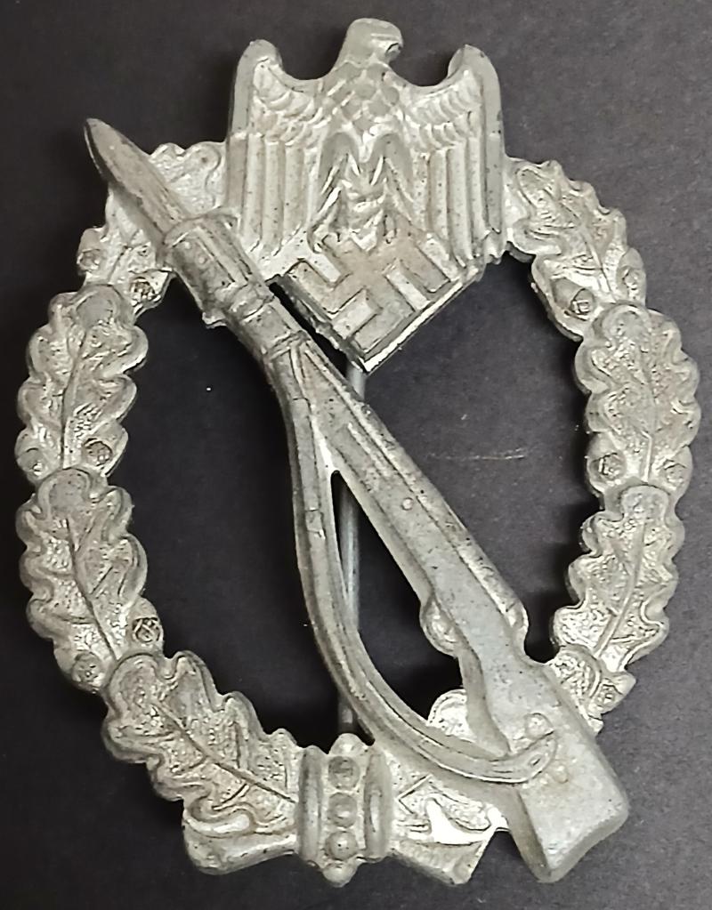 WW2 GERMAN INFANTRY ASSAULT BADGE SILVER AWARD
